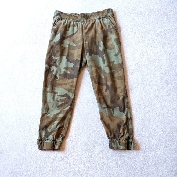 Levi's Pants - Levi's camo joggers size small
